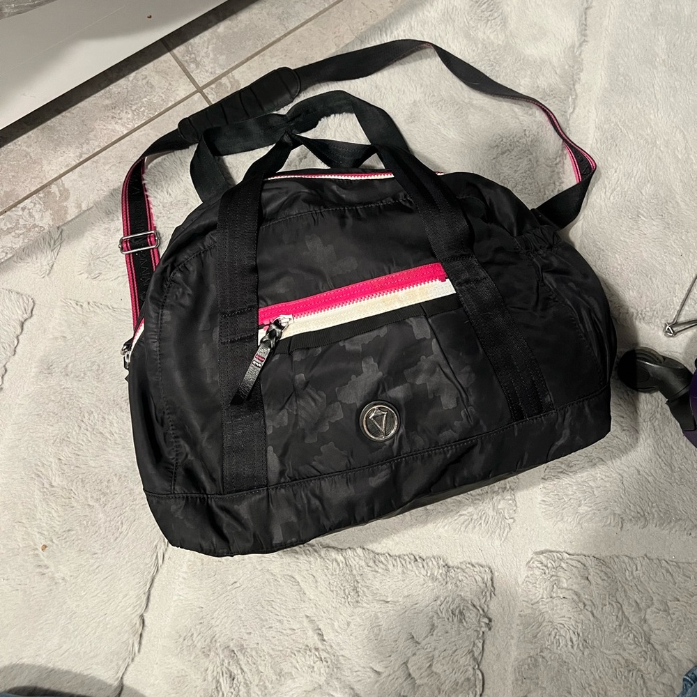 IVIVVA duffle bag